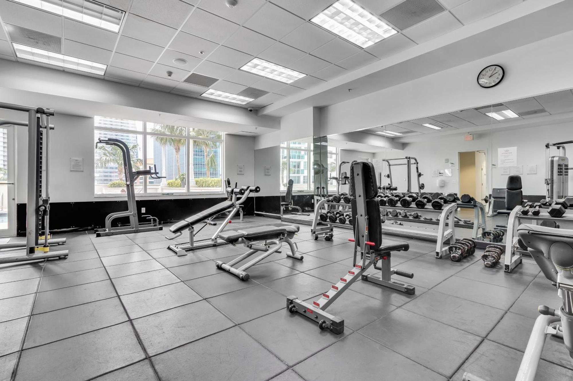 Elegant 1 Bedroom Retreat In Brickell With Free Parking